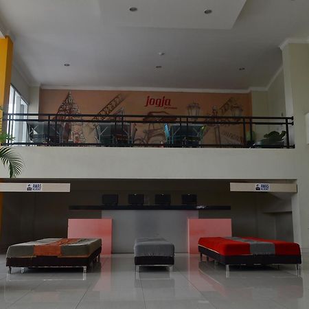 Edu Hostel Yogyakarta Exteriör bild