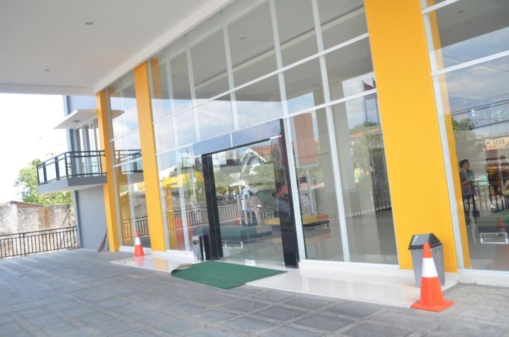 Edu Hostel Yogyakarta Exteriör bild