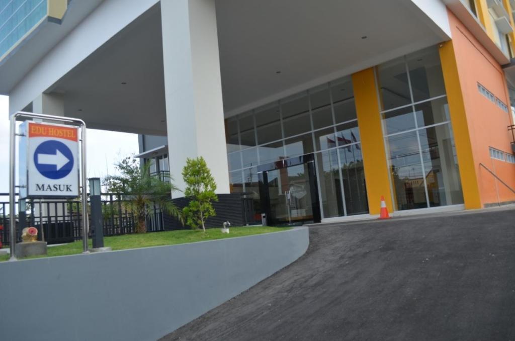 Edu Hostel Yogyakarta Exteriör bild