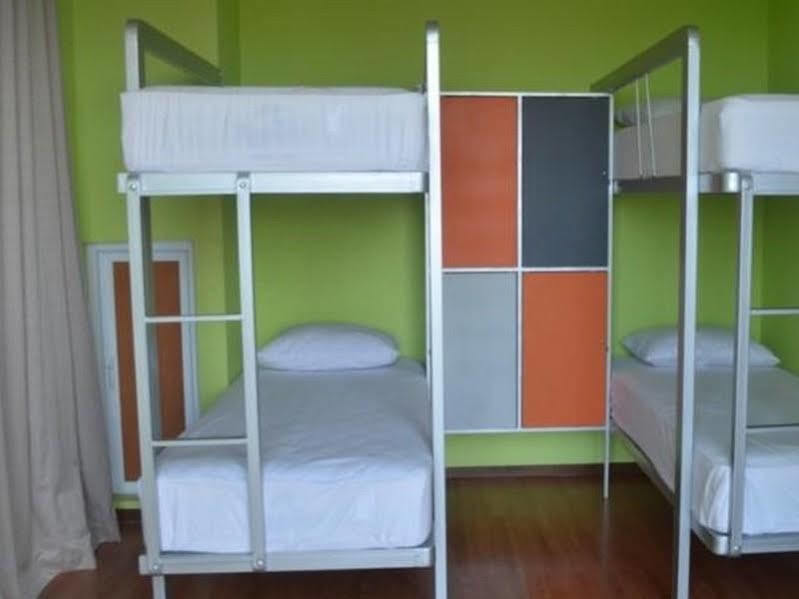 Edu Hostel Yogyakarta Exteriör bild